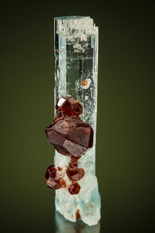 SPESSARTINE on BERYL var. Aquamarine